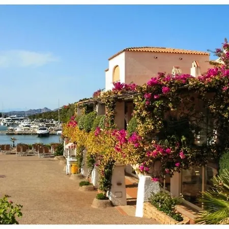 Il Borgo, Marina Homesuites, Poltu Quatu 포르투 세르보