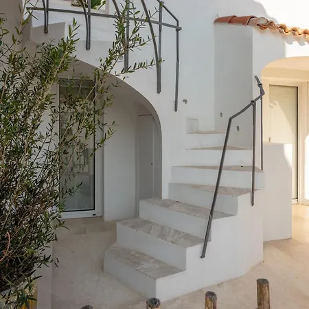 아파트호텔 Il Borgo, Marina Homesuites, Poltu Quatu 3*