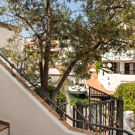 Il Borgo, Marina Homesuites, Poltu Quatu 4*