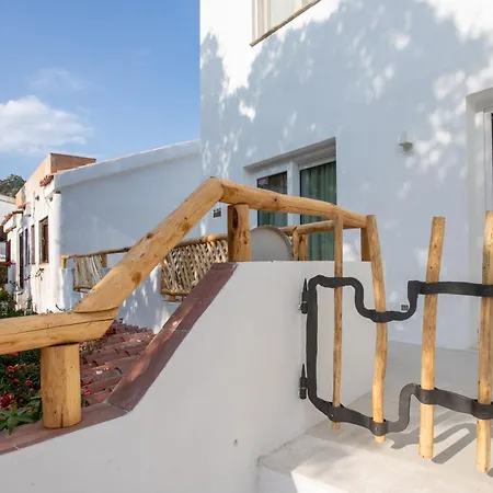 Il Borgo, Marina Homesuites, Poltu Quatu 4*